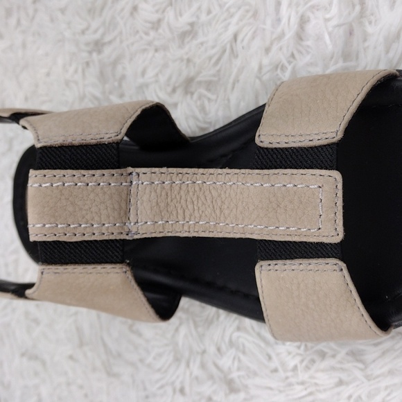 Clarks Artisan Natural Leather Elastic T-Strap Open Toe Low Heel Slingback Shoe - Picture 12 of 16